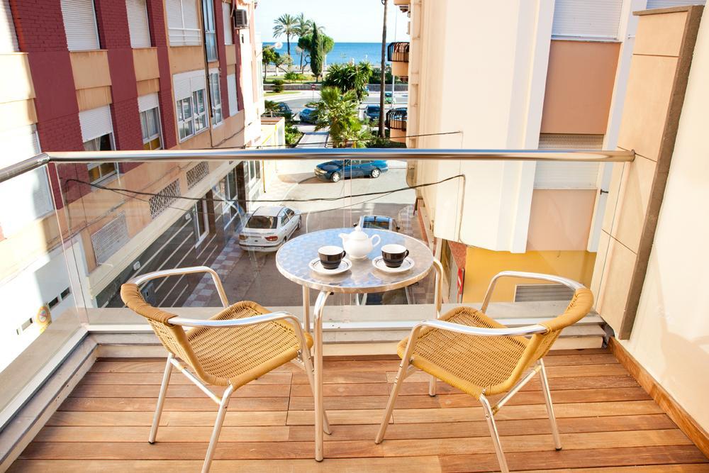Apartamentos Poniente - Mares Torre Del Mar Exterior foto